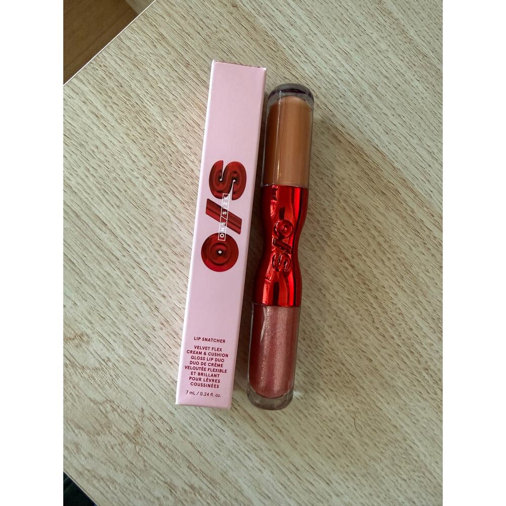 $28 New One/Size Lip Snatcher Lipstick & Gloss Duo - Trade Finder - Picture 4 of 8